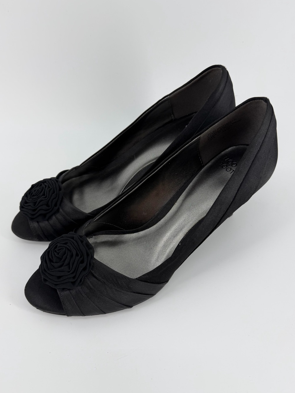 Mootsies Tootsies Y2K Black Satin Rosette Peep Toe 3" Heels, Women's 10 - Picture 2 of 12